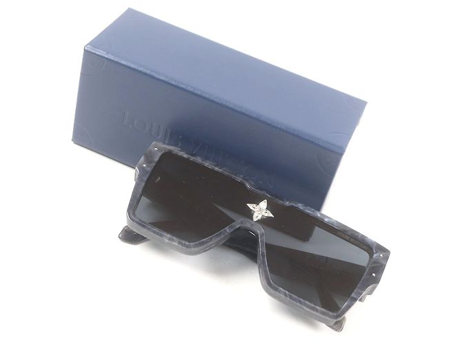 Louis Vuitton Cyclone Marble Pattern Sunglasses Blue - view 2