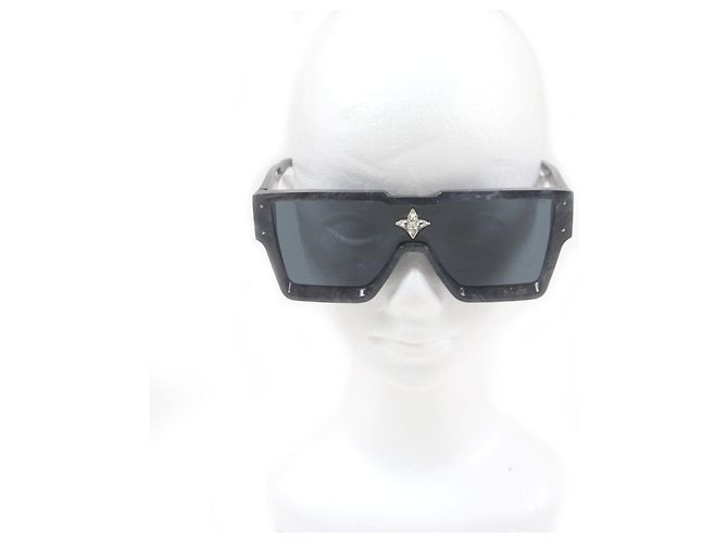 Louis Vuitton Cyclone Marble Pattern Sunglasses Blue - view 3