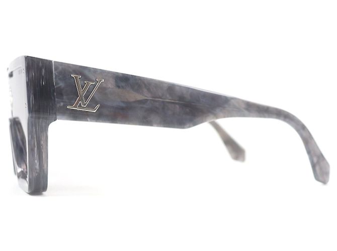 Louis Vuitton Cyclone Marble Pattern Sunglasses Blue - view 4