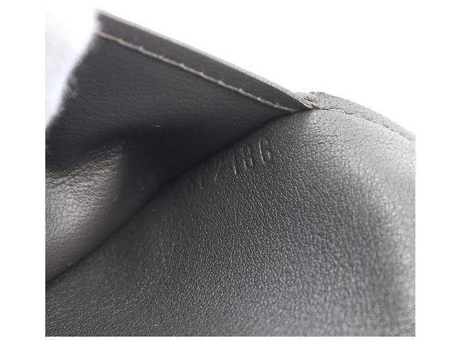 Portafoglio lungo Brazza in pelle Taurillon di Louis Vuitton Verde Grigio antracite - vista 6