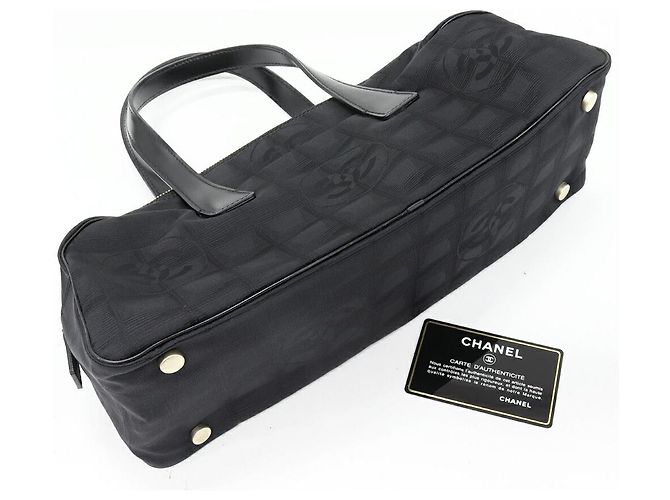 Borsa in nylon e pelle di vitello della nuova linea di viaggio Chanel Nero - vista 3