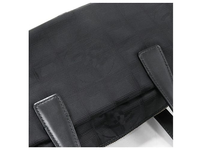 Borsa in nylon e pelle di vitello della nuova linea di viaggio Chanel Nero - vista 6