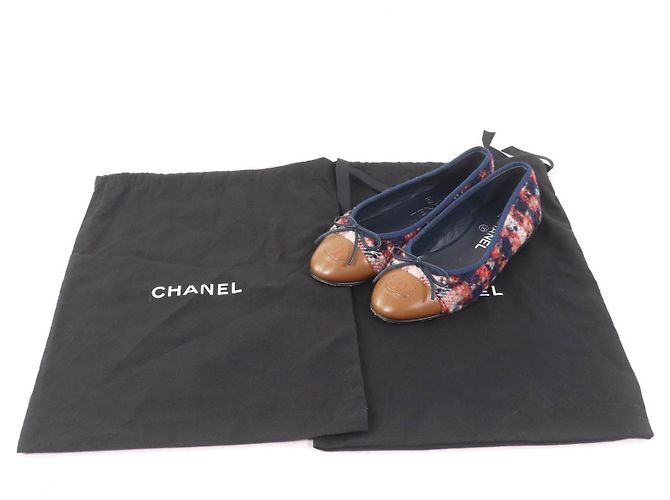 Sapatilhas de Tweed e Couro COCO Mark da Chanel Multicor - vista 2