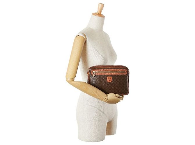Céline Borsa Clutch in Pelle PVC Macadam Celine Marrone - vista 14
