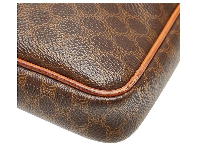 Céline Borsa Clutch in Pelle PVC Macadam Celine Marrone - vista 6