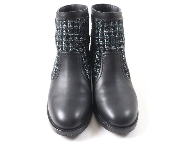 Stivaletti in pelle e tweed Chanel 22B G39334 Nero Blu chiaro - vista 4