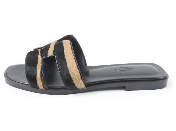 Sandali in pelle Harako Oran di Hermès Nero - vista 5