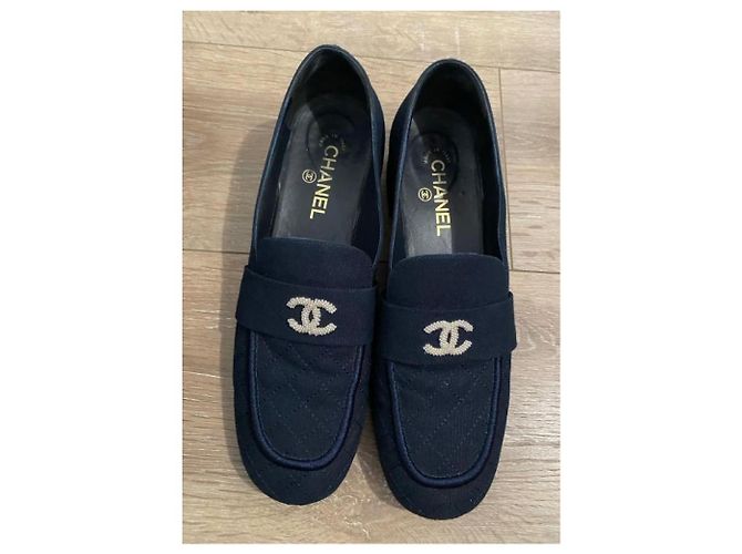 Mocassini Chanel in tessuto blu navy con logo CC in perle Taglia 41 - vista 3