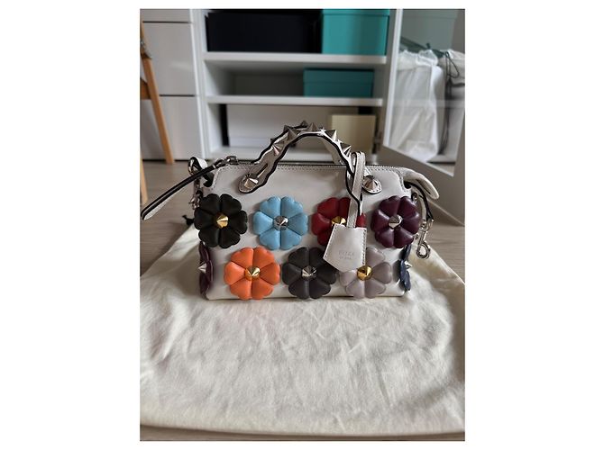 Borsa a mano Fendi By The Way in pelle bianca Bianco - vista 2