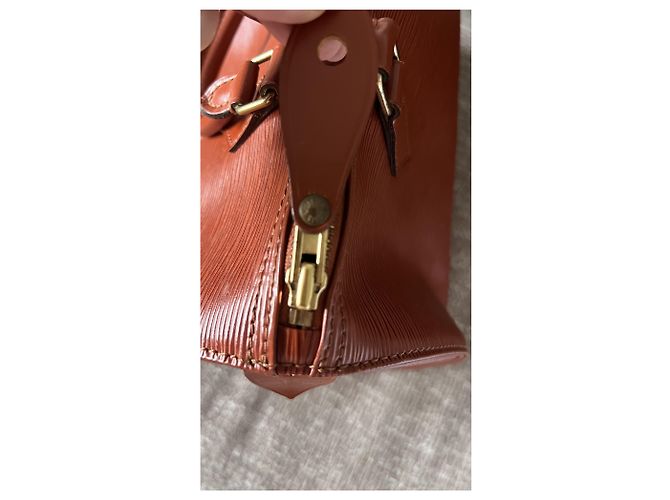 Louis Vuitton Speedy 30 in pelle Epi Marrone - vista 11