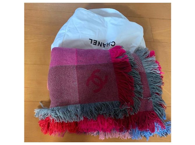 Chanel Kaschmirdecke blau rosa kariert mit CC Logo Pink - Ansicht 2