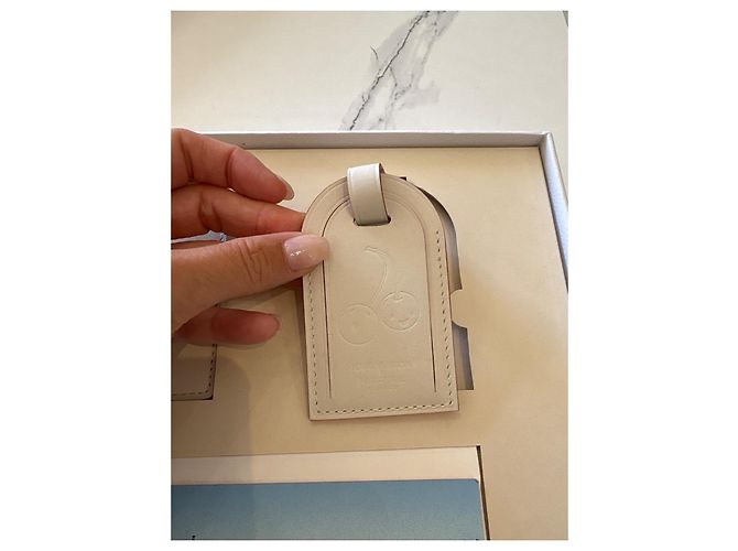 Conjunto de presente Louis Vuitton Fora de branco - vista 4