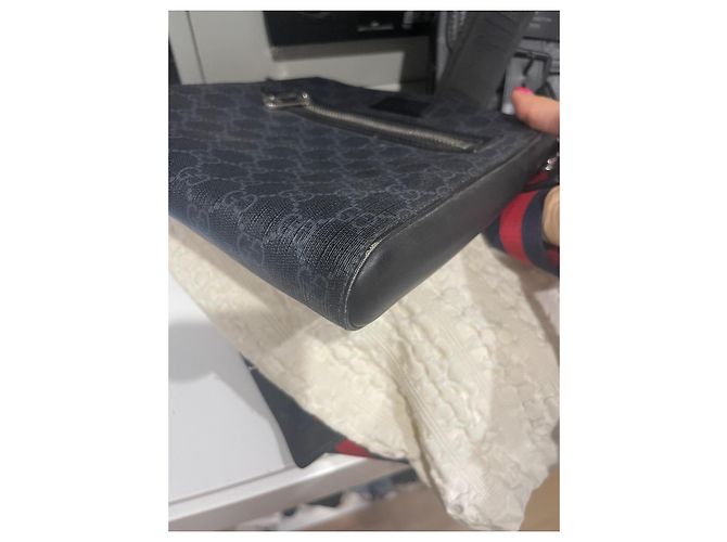 Borsa a tracolla Gucci in pelle nera Nero - vista 9