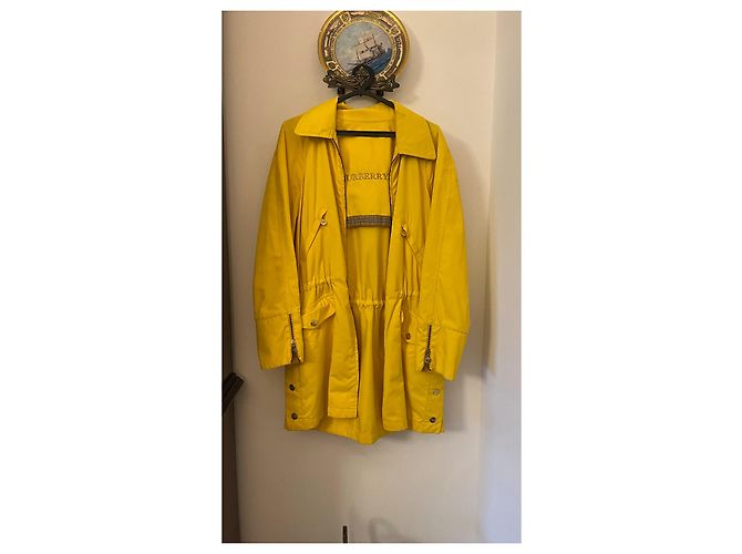 Gabardina Burberry amarilla Amarillo - vista 19