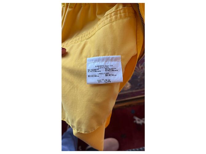 Gabardina Burberry amarilla Amarillo - vista 2