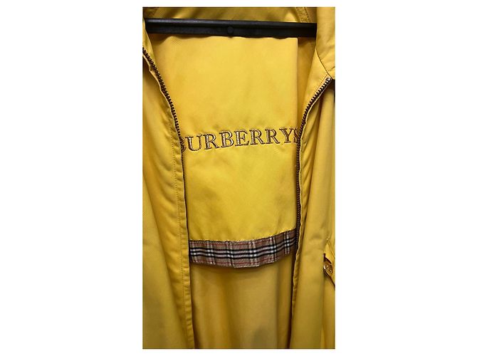 Gabardina Burberry amarilla Amarillo - vista 4
