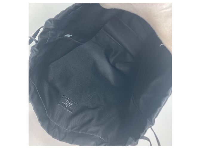Borsa a Spalla Cabalite Taiga Louis Vuitton Nero Bianco - vista 12