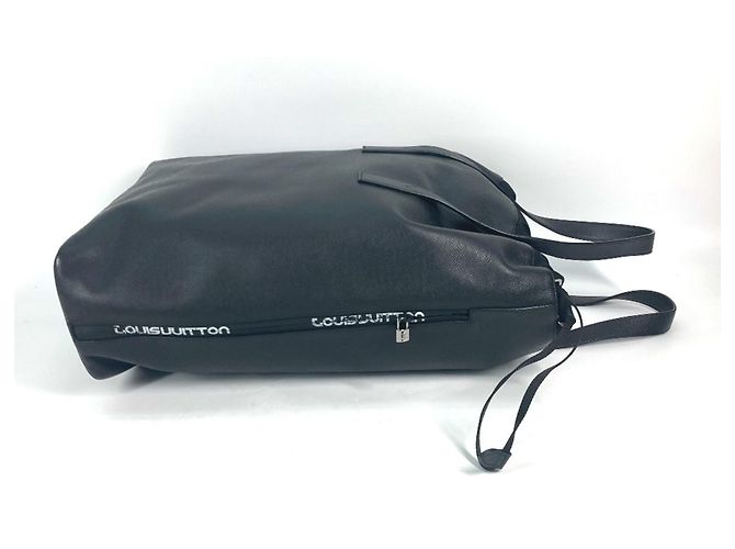 Borsa a Spalla Cabalite Taiga Louis Vuitton Nero Bianco - vista 4