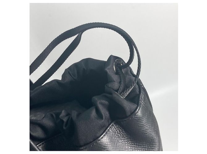 Borsa a Spalla Cabalite Taiga Louis Vuitton Nero Bianco - vista 9