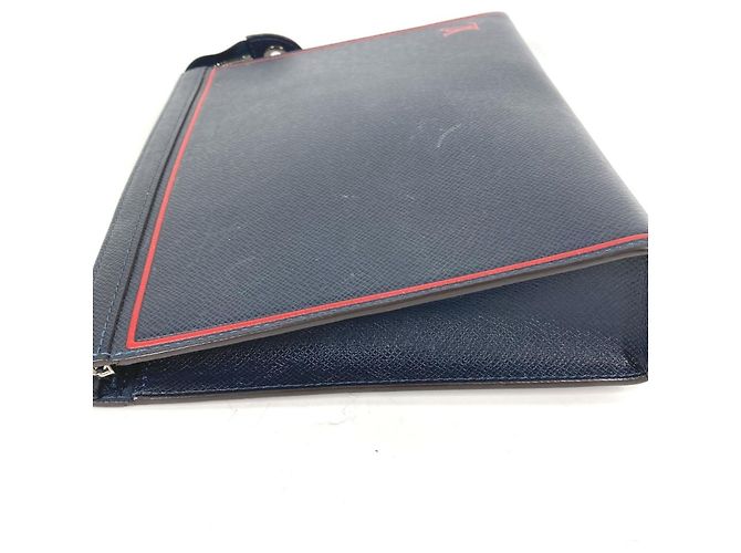 Pochette Voyage Taiga Louis Vuitton Rosso Multicolore Blu navy - vista 2