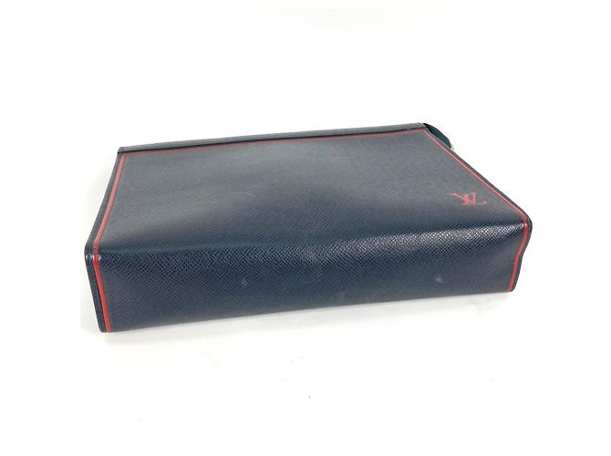 Pochette Voyage Taiga Louis Vuitton Rosso Multicolore Blu navy - vista 4