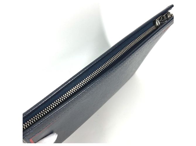 Pochette Voyage Taiga Louis Vuitton Rosso Multicolore Blu navy - vista 7