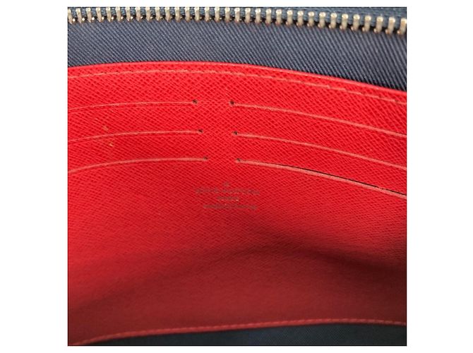 Pochette Voyage Taiga Louis Vuitton Rosso Multicolore Blu navy - vista 9