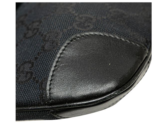 Borsa a tracolla Gucci in tela GG blu con charm tigre Blu navy - vista 9