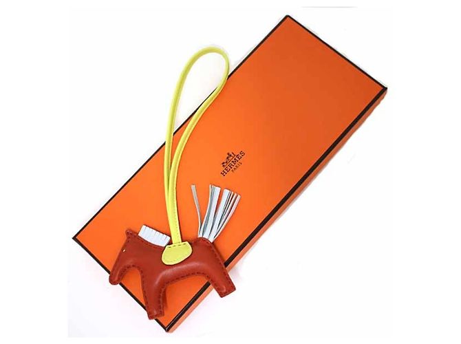 Charm Rodeo PM de Hermès Roja Dorado - vista 2