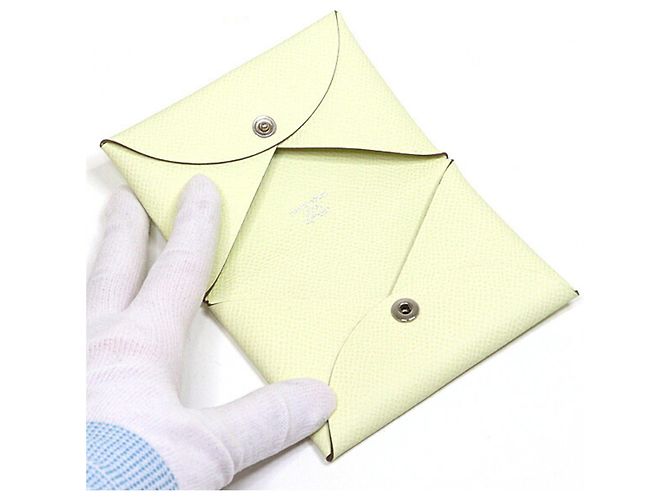Monedero de cuero Epsom de Hermès en Amarillo - vista 4