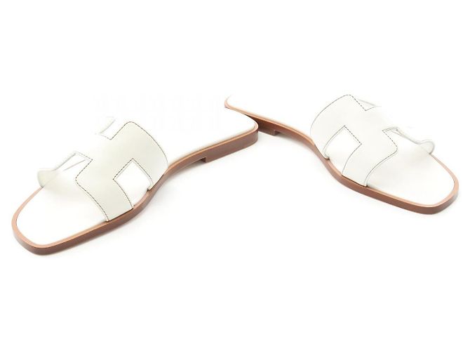 Mule in pelle Hermès Oran Marrone Bianco - vista 3