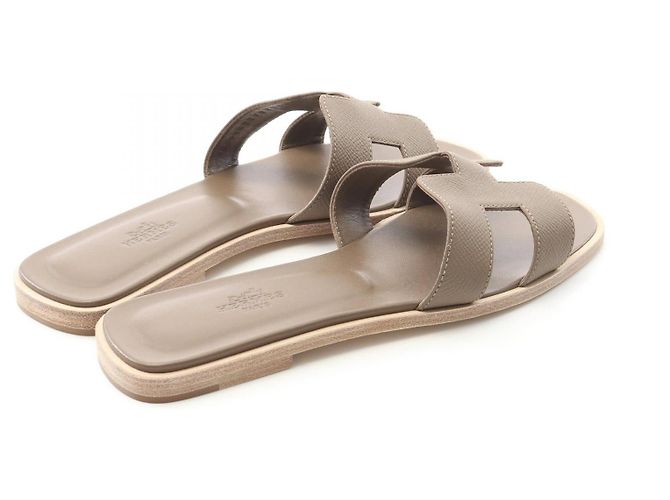 Mule Hermès Oran en Cuero Epsom Castaño - vista 2