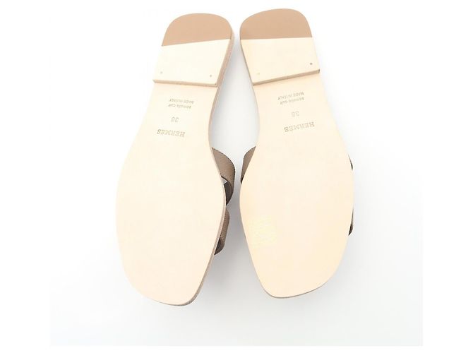 Mule Hermès Oran en Cuero Epsom Castaño - vista 4