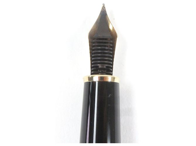 Pluma Montblanc Meisterstück 14K Negro - vista 6