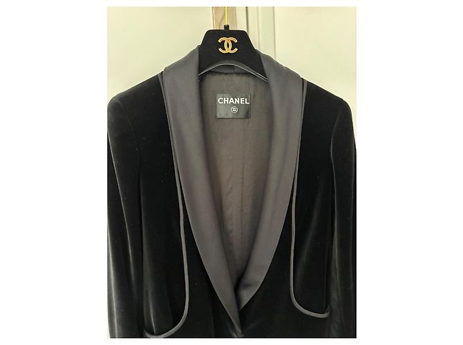 La piccola giacca nera Chanel Nero - vista 3