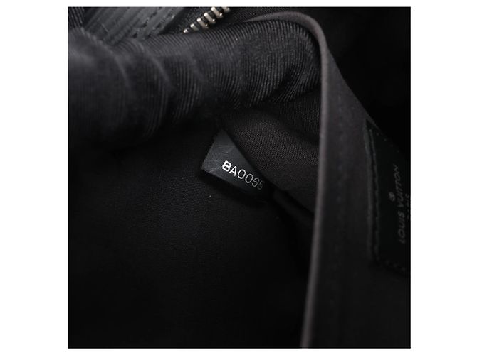 Borsa a mano lunga Epi Vivienne Louis Vuitton in nero M59112 - vista 16
