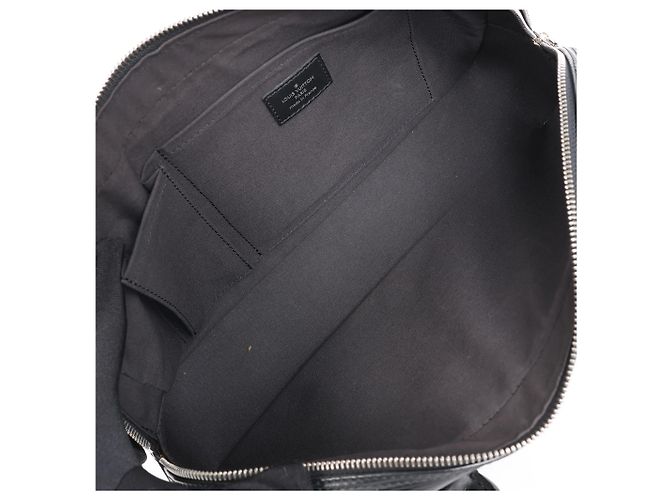 Borsa a mano lunga Epi Vivienne Louis Vuitton in nero M59112 - vista 18