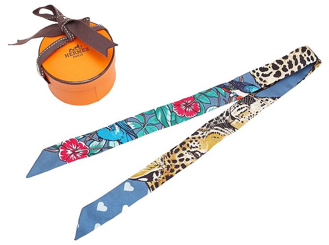 Foulard Twilly in Seta Hermès Blue Jungle Love Love Doll - vista 5