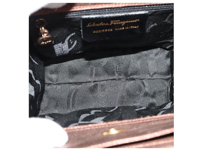Borsa a mano Gancini in pelle 2 in 1 bronzo oro Auth BA4340 di Salvatore Ferragamo - vista 11