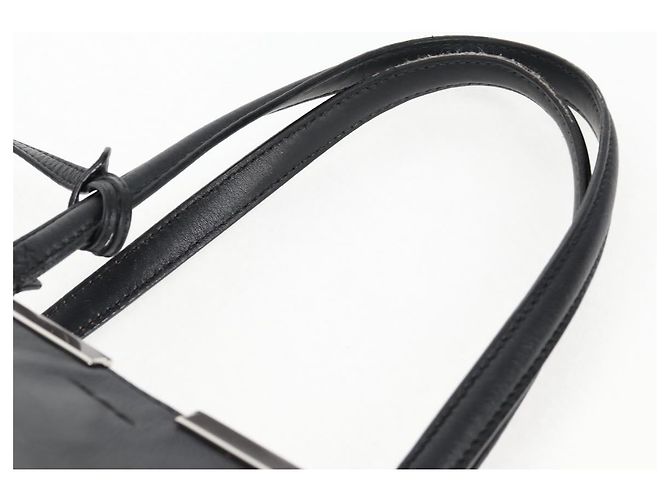 Borsa Toilojour in pelle nera e argento FENDI Auth bs28474 Nero - vista 11