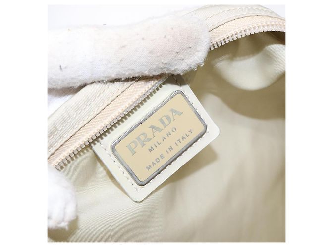 Sac à épaule Prada en nylon beige Auth bs28381 - vue 19