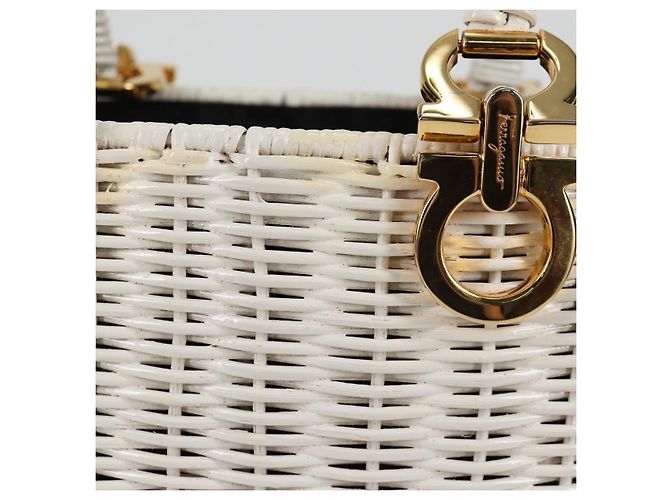 Gancini Handtasche aus Raphia in Weiß und Gold Auth 136858V von Salvatore Ferragamo Golden - Ansicht 2