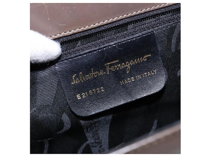 Borsa a Spalla Gancini in Pelle Marrone Argento Auth 135987 di Salvatore Ferragamo - vista 12