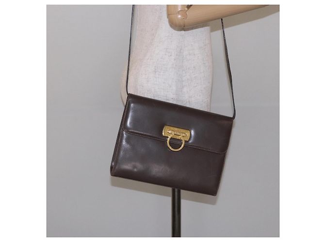 Borsa a Spalla Gancini in Pelle Marrone Argento Auth 135987 di Salvatore Ferragamo - vista 22
