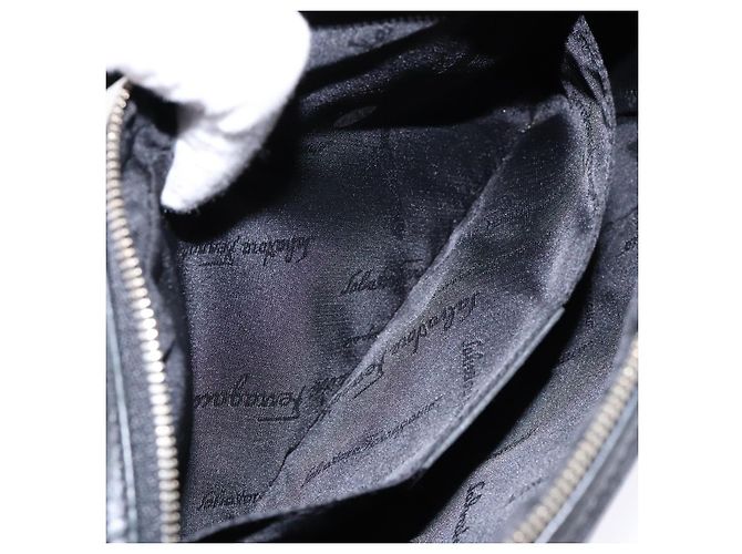 Borsa a Spalla Gancini Salvatore Ferragamo in Tela e Pelle Nera Dorata Auth bs28715 - vista 21