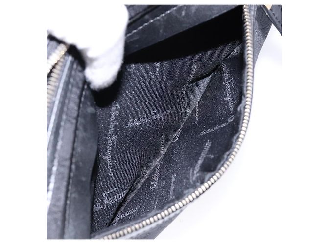 Borsa a Spalla Gancini Salvatore Ferragamo in Tela e Pelle Nera Dorata Auth bs28715 - vista 22