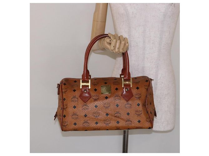 Borsa MCM Logogram Vicetos in pelle PVC marrone e oro Auth 137750 D'oro - vista 22