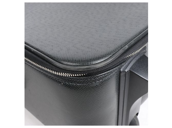 Valigia da viaggio Louis Vuitton Pegase 55 in Taiga nera M23312 Nero - vista 14