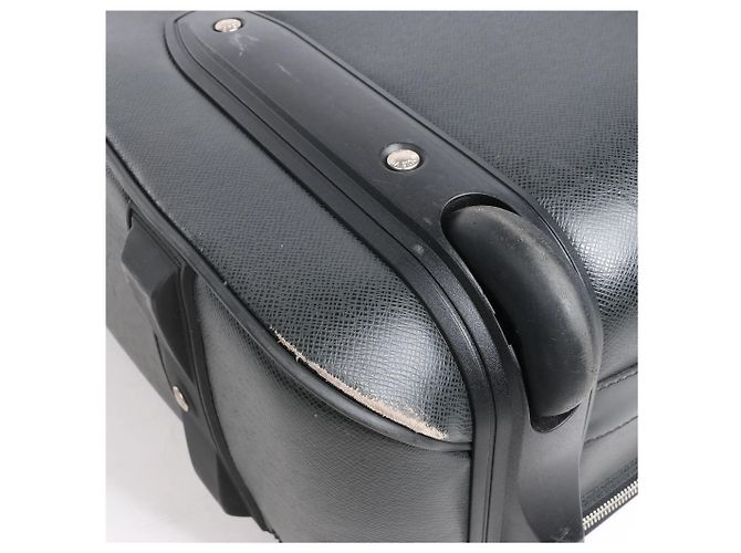 Valigia da viaggio Louis Vuitton Pegase 55 in Taiga nera M23312 Nero - vista 17