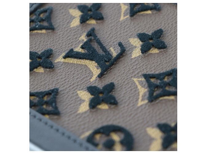 Louis Vuitton Vertikale Soft Trunk Monogram Tuftage Schultertasche Braun Schwarz Monogramm - Ansicht 7